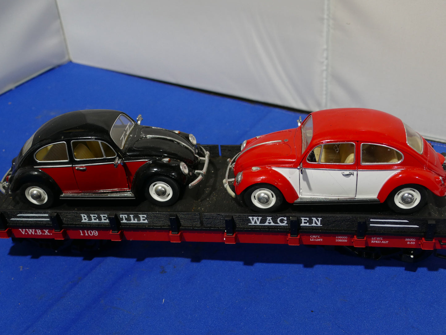 PIKO G Scale 38765 Beetle Transporter with Cars (used)