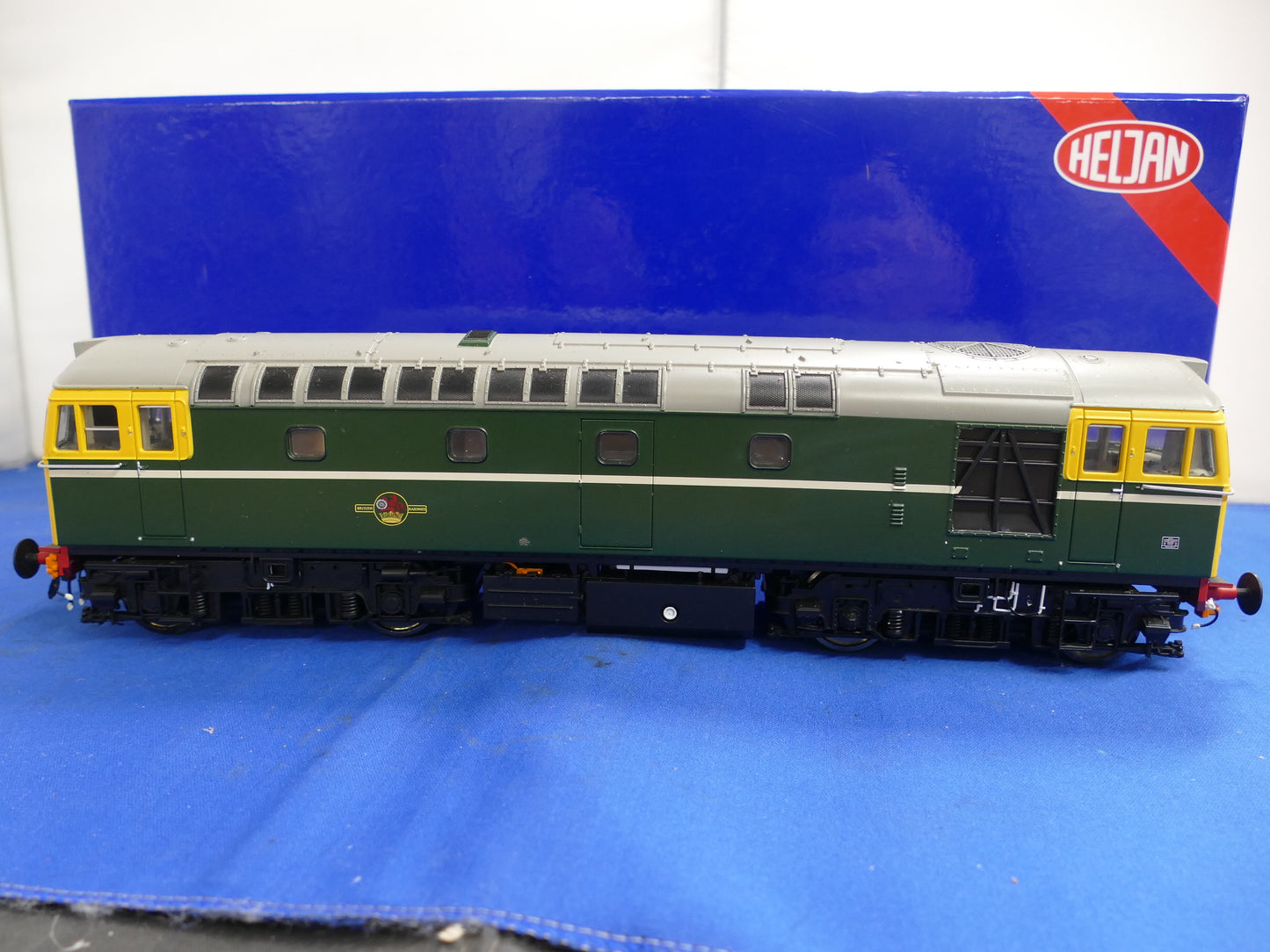 Heljan Gauge "O" Class 33 in BR Green Diesel (used)