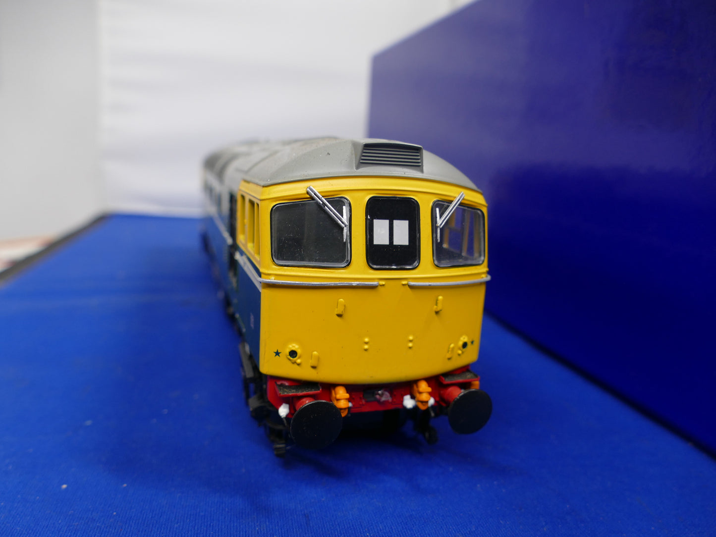 Heljan Gauge "O" Class 33 in BR Green Diesel (used)
