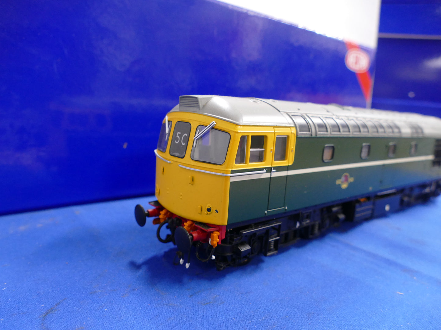 Heljan Gauge "O" Class 33 in BR Green Diesel (used)