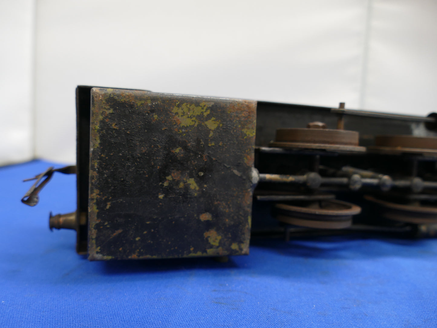 Bowmans Gauge "O" metal 0-4-0 Loco (used)