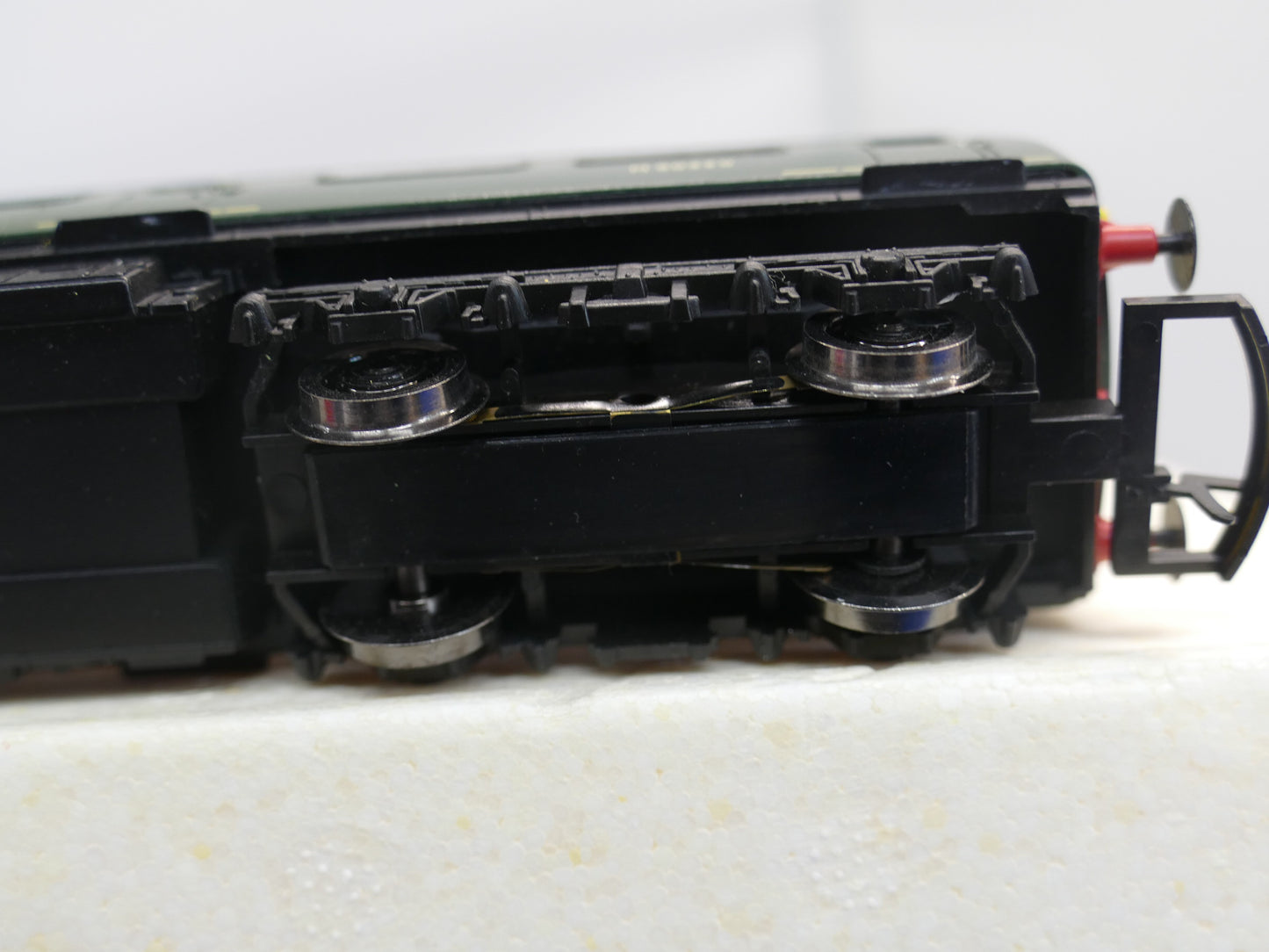Hornby OO R2697 BR Green 3-Car Class 101 DMU (used)
