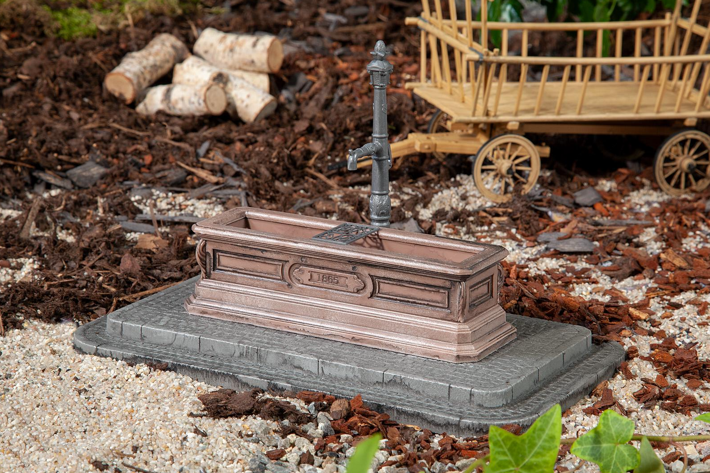 POLA Village fountain - 333155