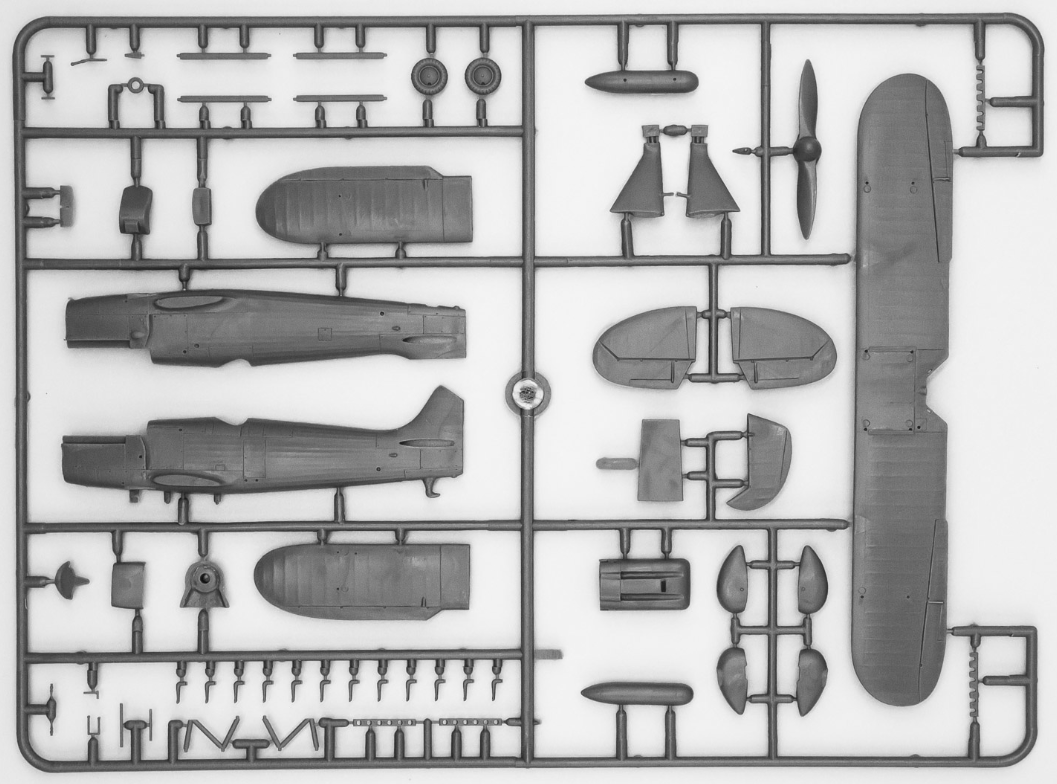 Heinkel He 51B-1, Spanish Air Force Biplane Fighter 1:72 - ICM72191