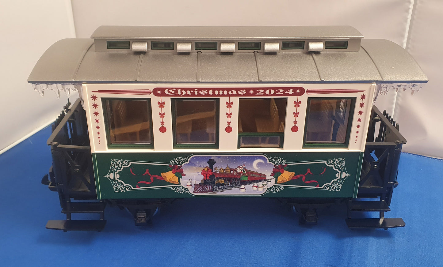 LGB G Scale- 2024 Christmas car 36024