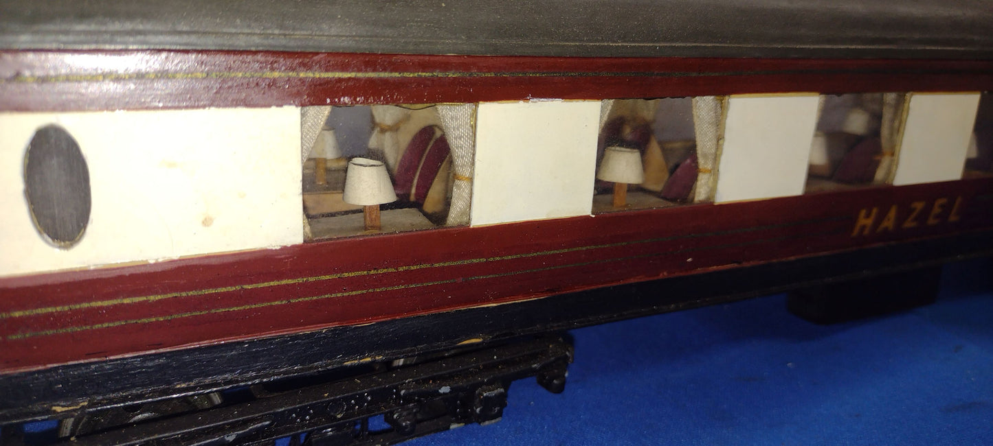 Dining Coach - Gauge 1.