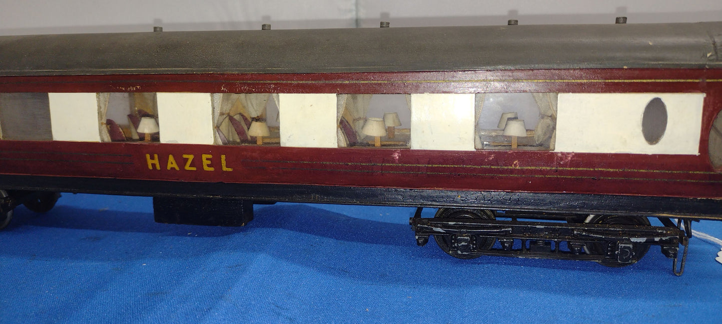 Dining Coach - Gauge 1.