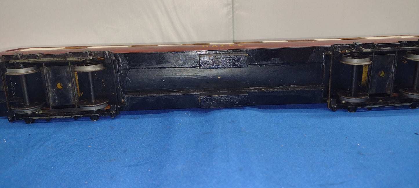 Dining Coach - Gauge 1.