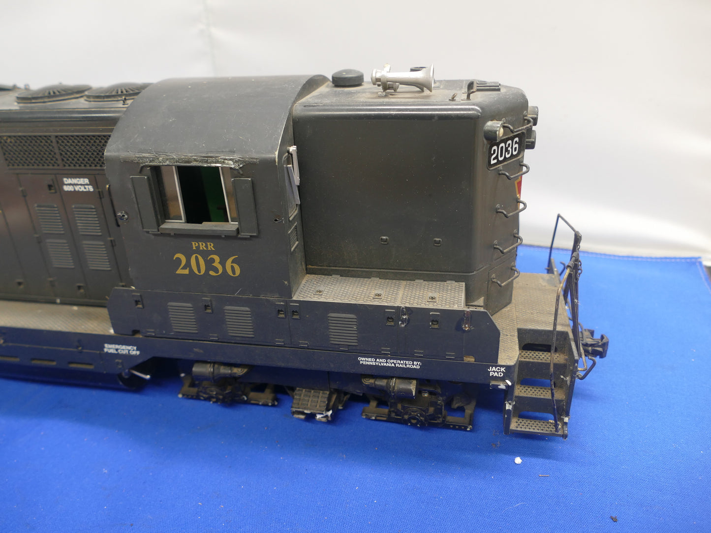 USA Trains GP9 Pennsylvania Radio Control (Used)