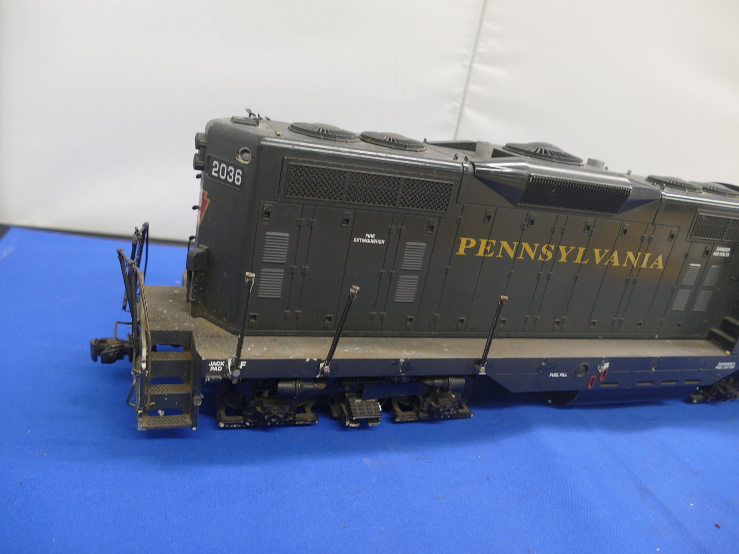 USA Trains GP9 Pennsylvania Radio Control (Used)