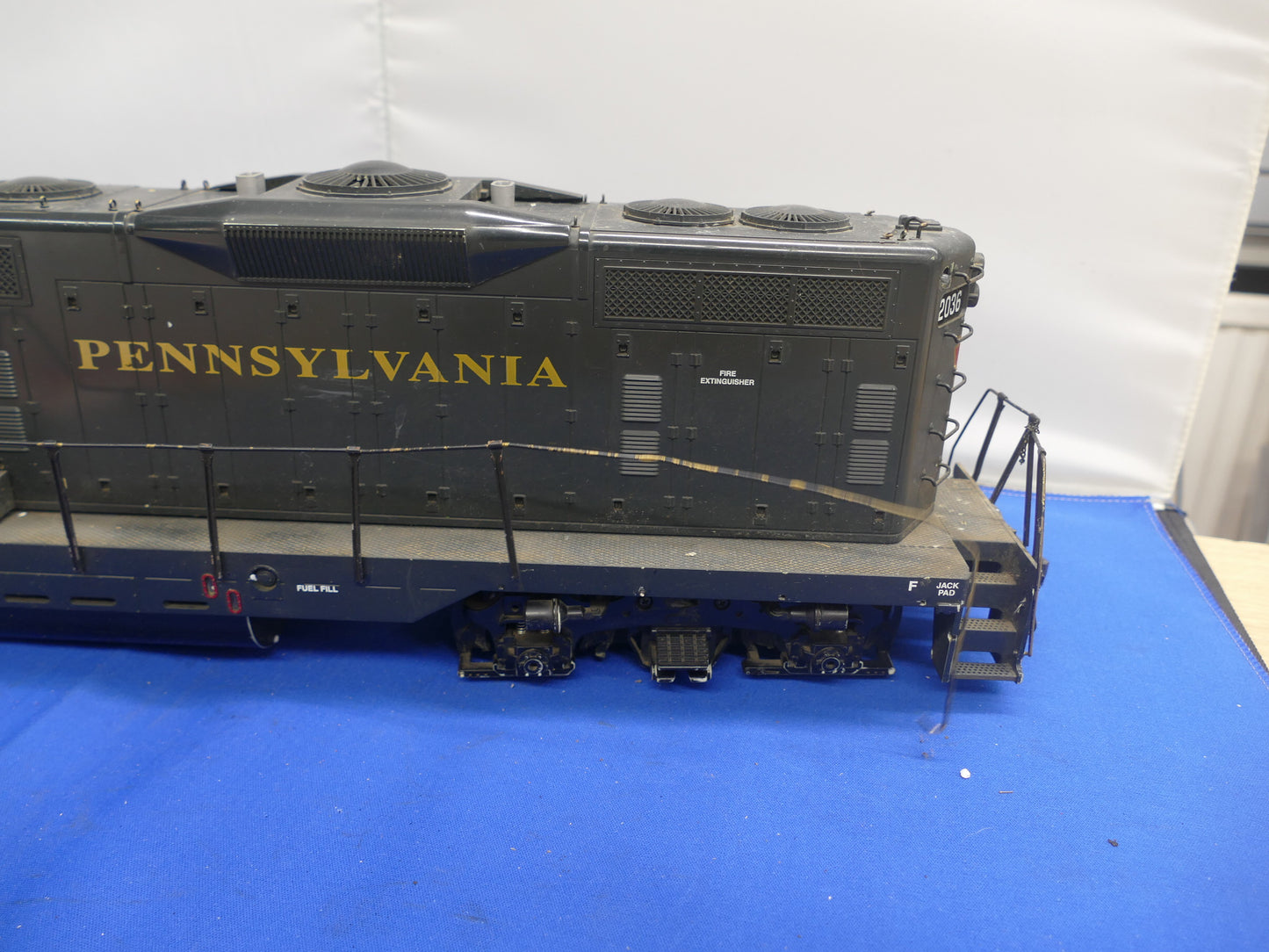 USA Trains GP9 Pennsylvania Radio Control (Used)