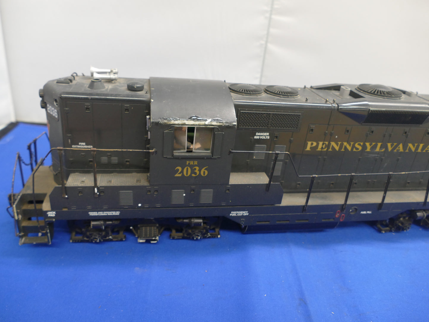 USA Trains GP9 Pennsylvania Radio Control (Used)