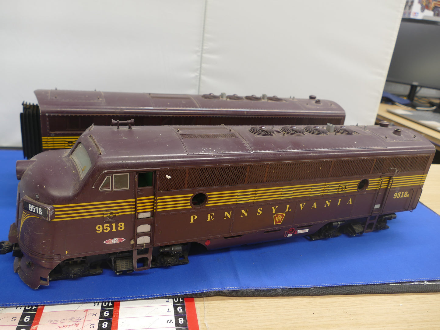 USA Trains Pennsylvania twin unit ERMD F3A & F3B (Used)