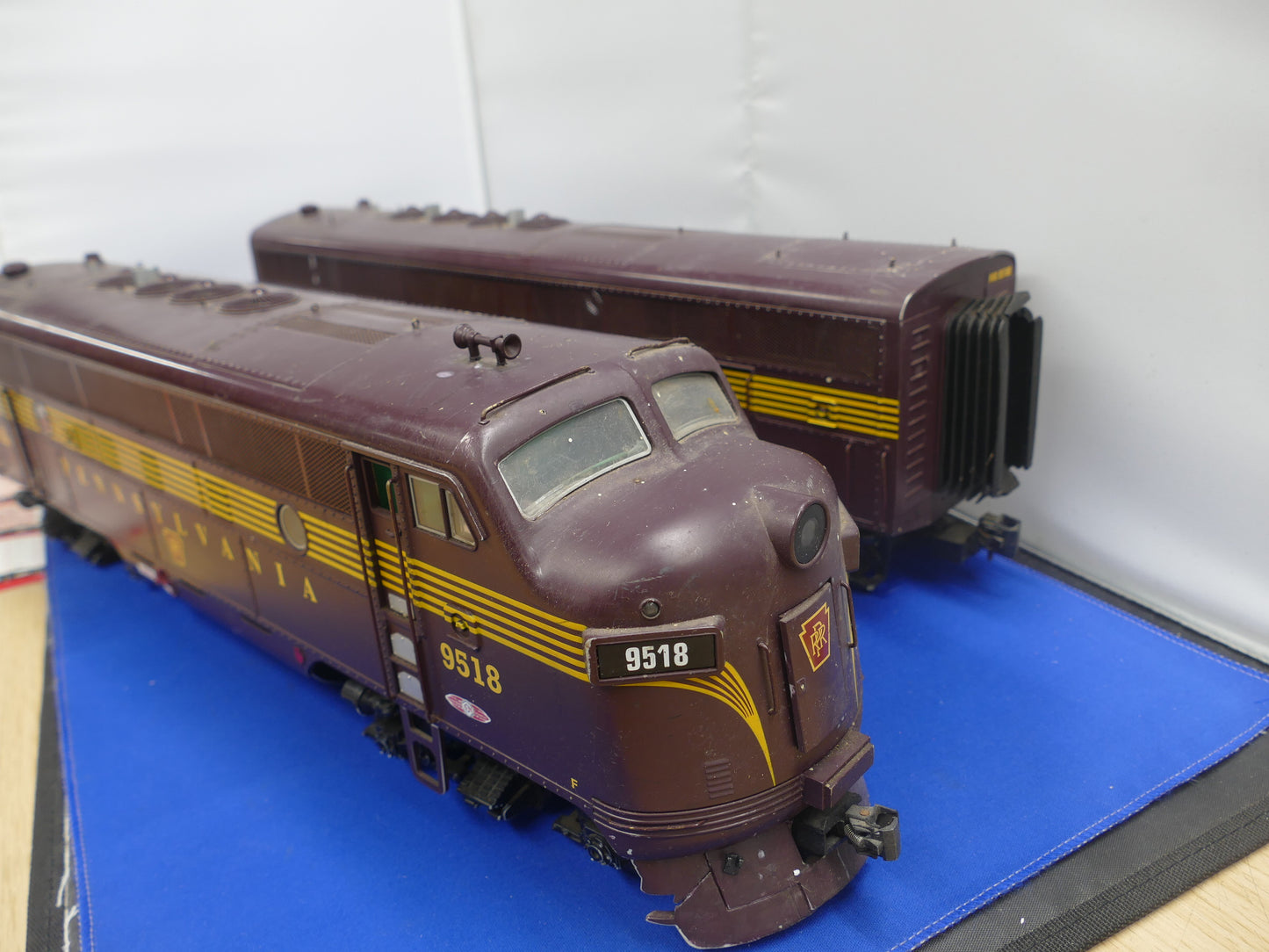 USA Trains Pennsylvania twin unit ERMD F3A & F3B (Used)