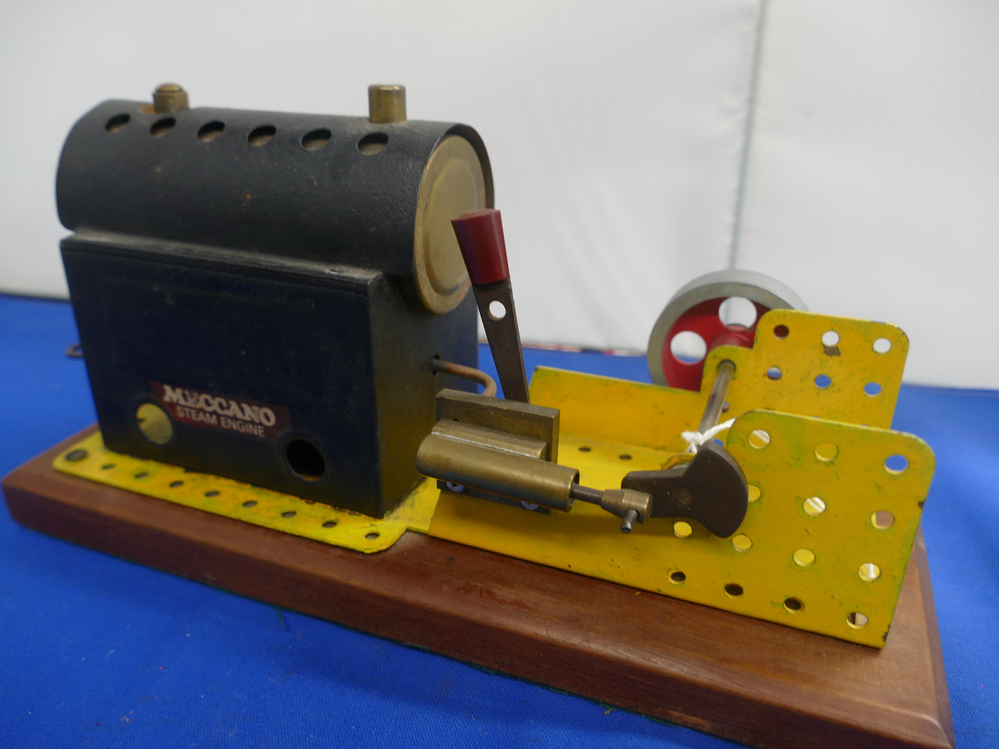 Meccano Static Steam Engine 06 - Pre owned.