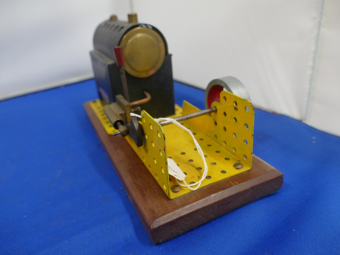Meccano Static Steam Engine 06 - Pre owned.