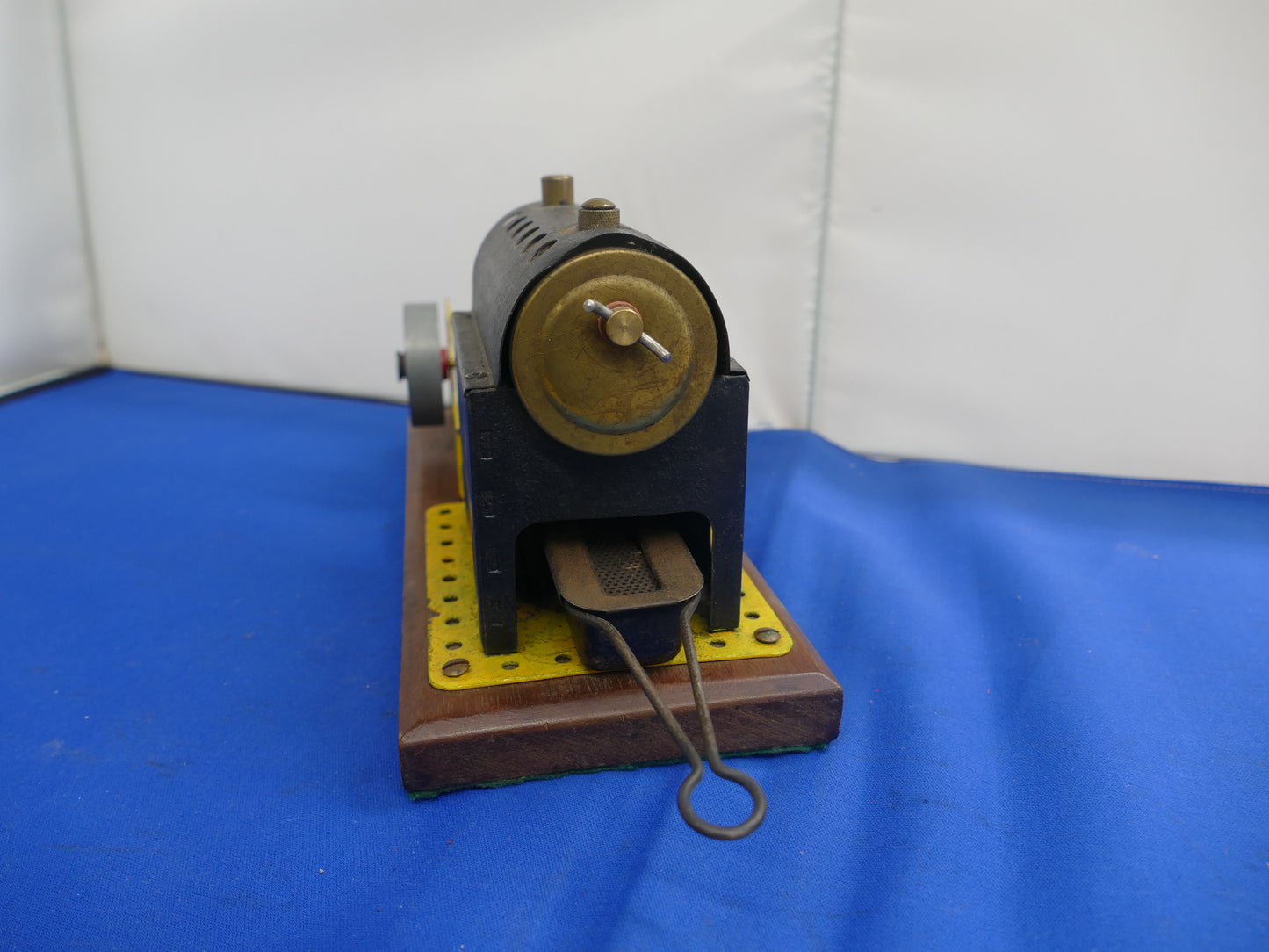 Meccano Static Steam Engine 06 - Pre owned.