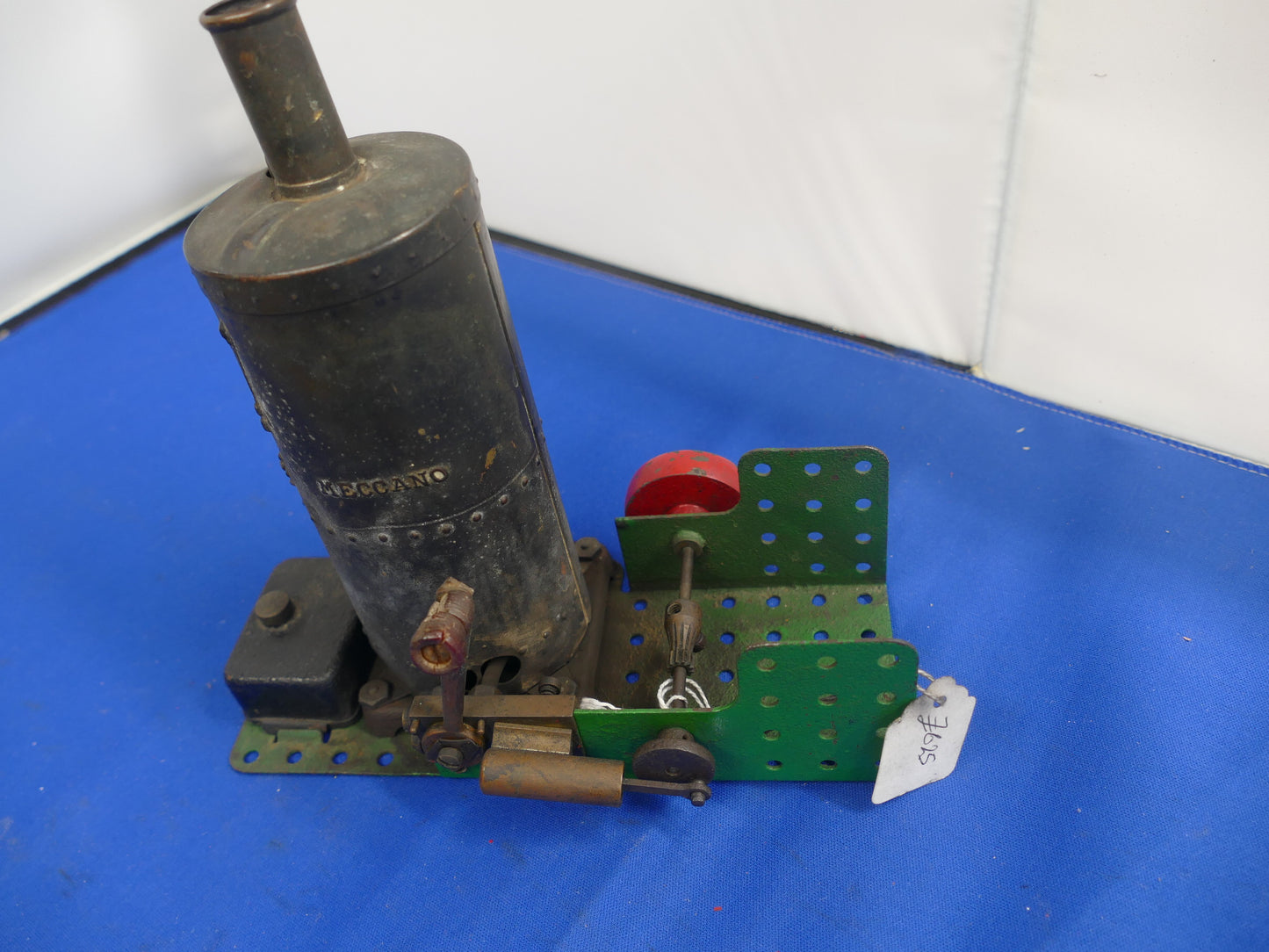 Meccano Static Steam Engine 07 - Pre owned.