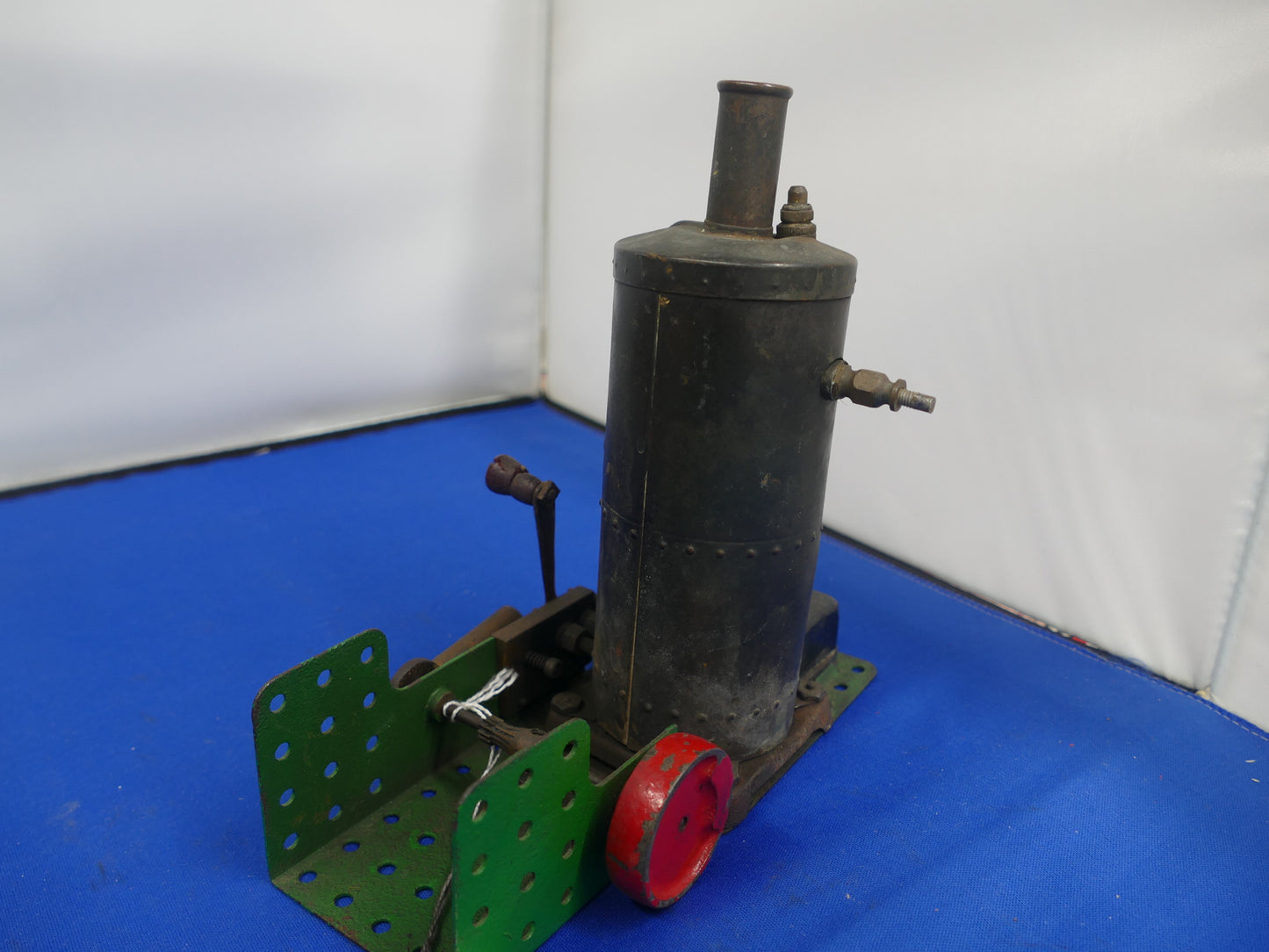 Meccano Static Steam Engine 07 - Pre owned.