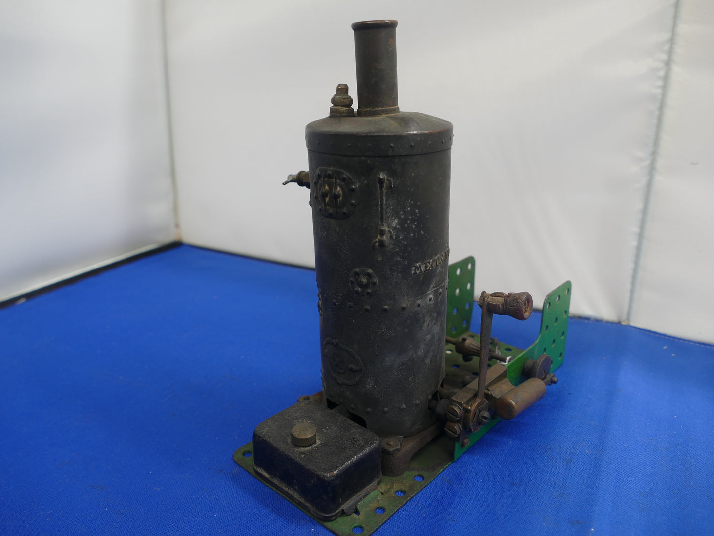 Meccano Static Steam Engine 07 - Pre owned.