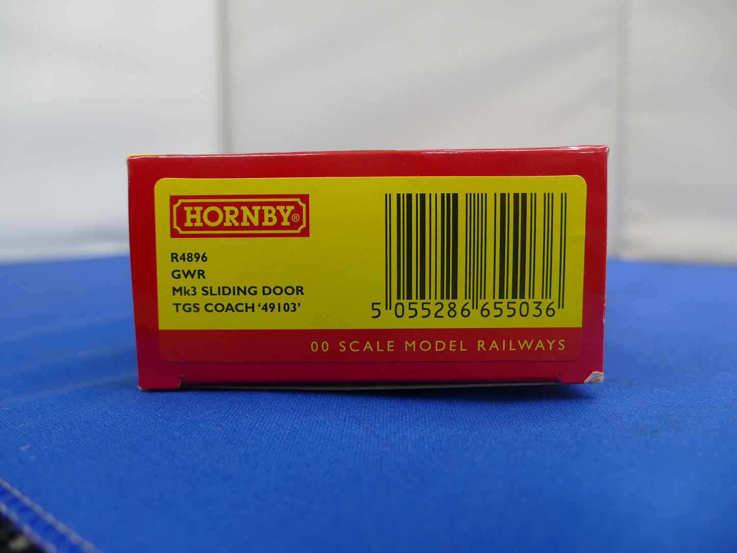 Hornby OO R4896 GWR Coach (Used)