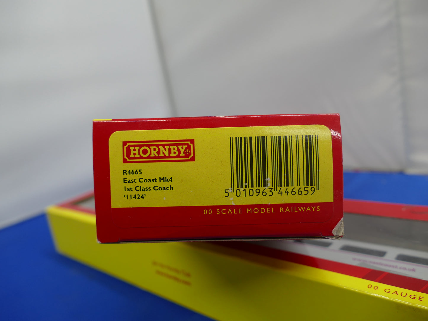 Hornby R4665 East Coast Coach (Used)