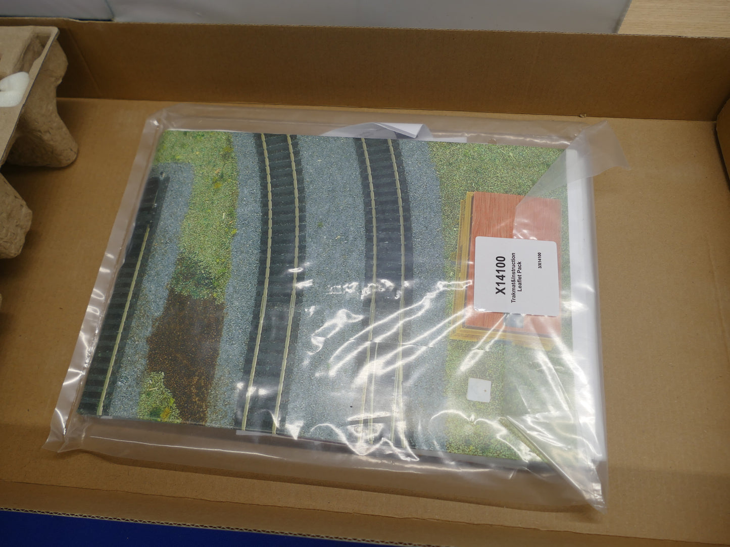 Hornby OO R1281 Red Rover Train Set (Used)