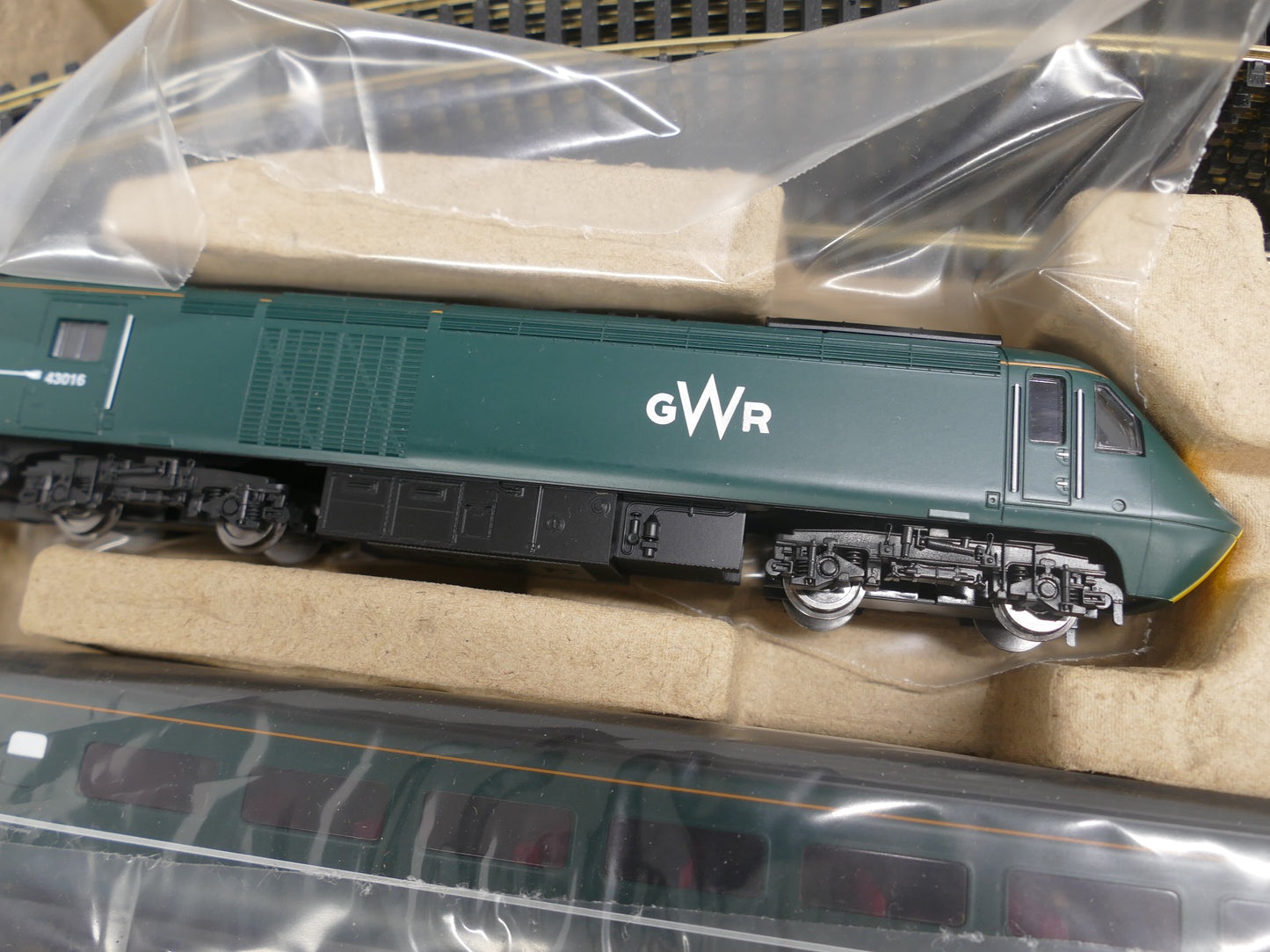 Hornby R1230 GWR High Speed Train Set (Used)