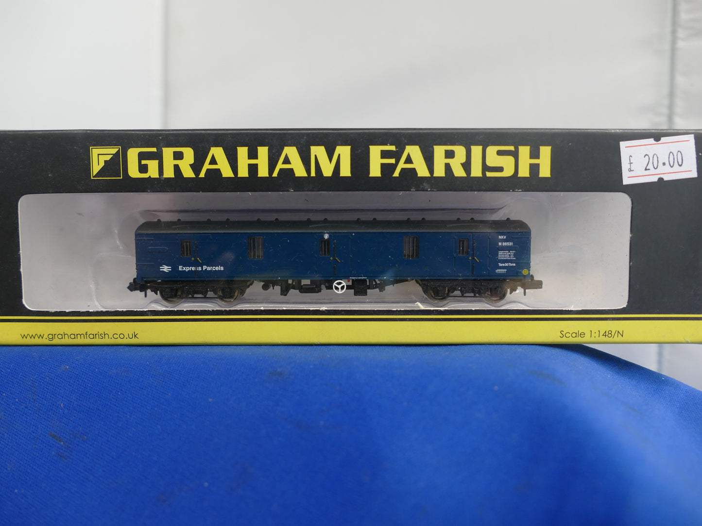 Graham Farish N Gauge 374-132 BR GUV (Used)