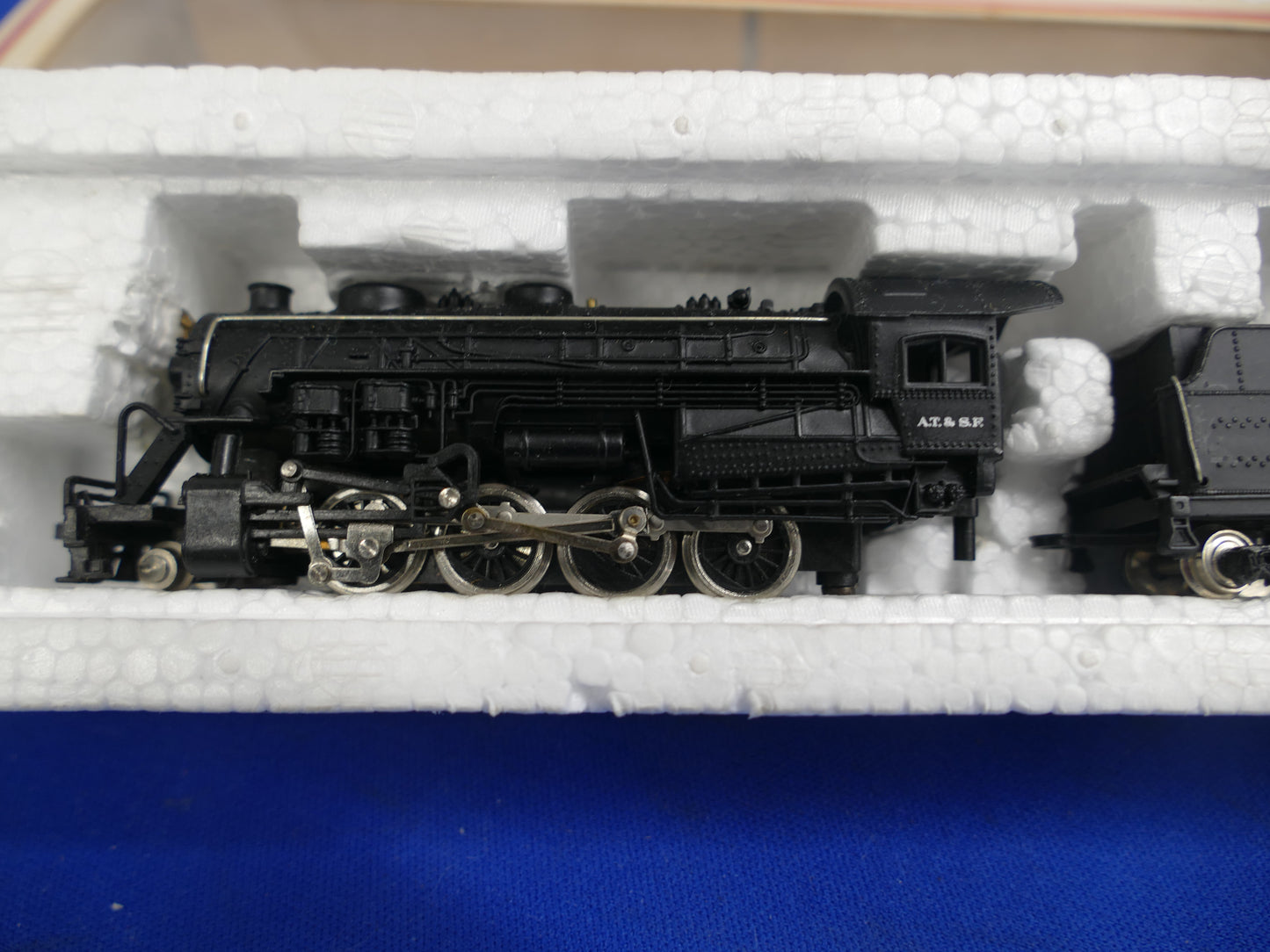 N Gauge Bachmann 2-8-0 Steam Loco (Used)