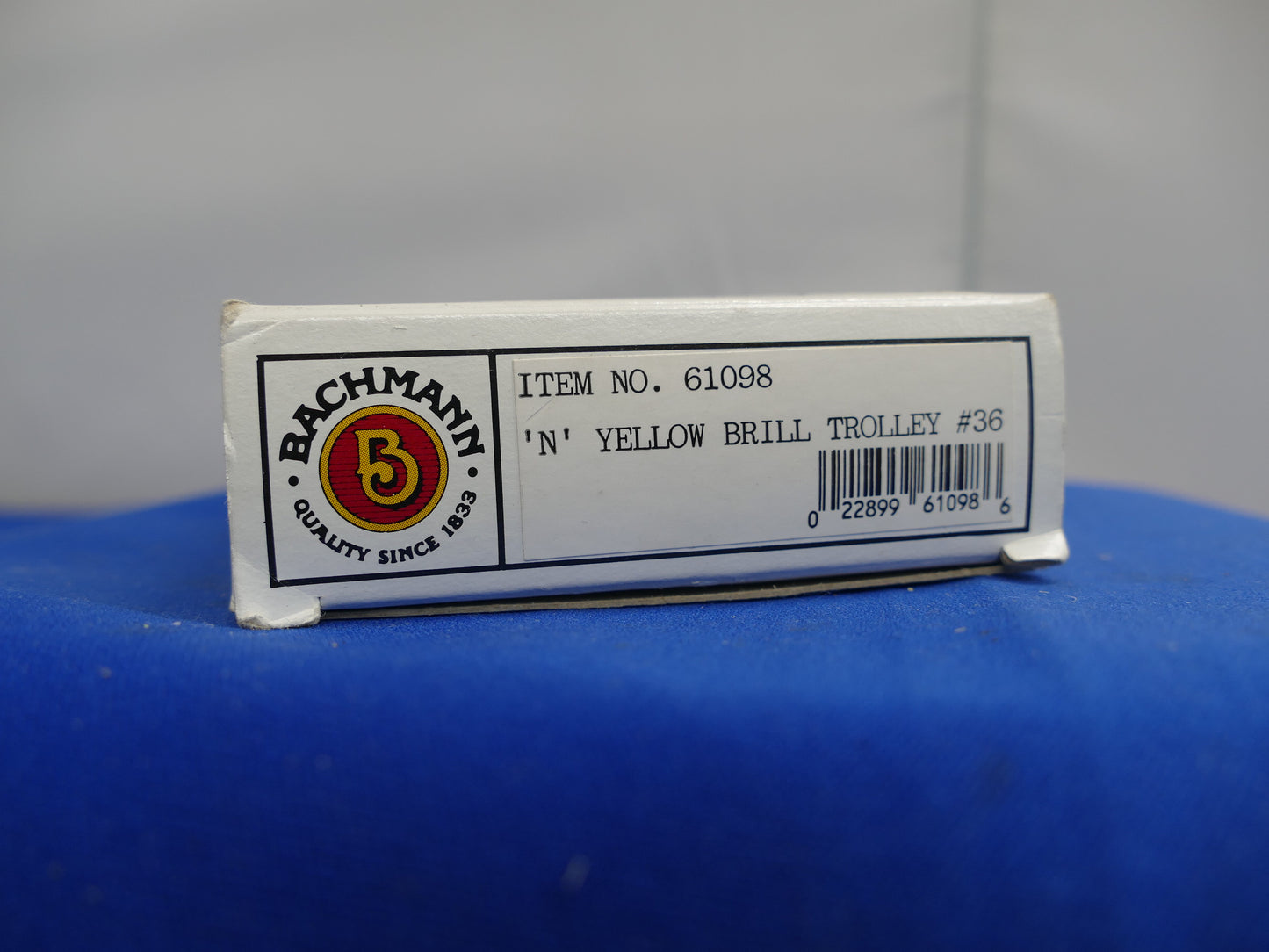 Bachmann N Gauge Yellow Brill Trolley (used)
