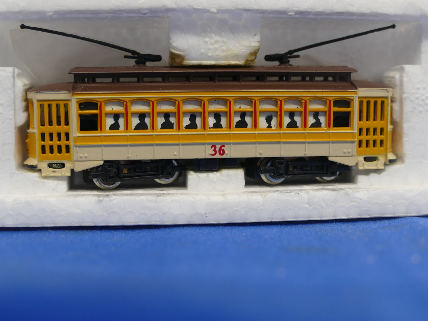 Bachmann N Gauge Yellow Brill Trolley (used)