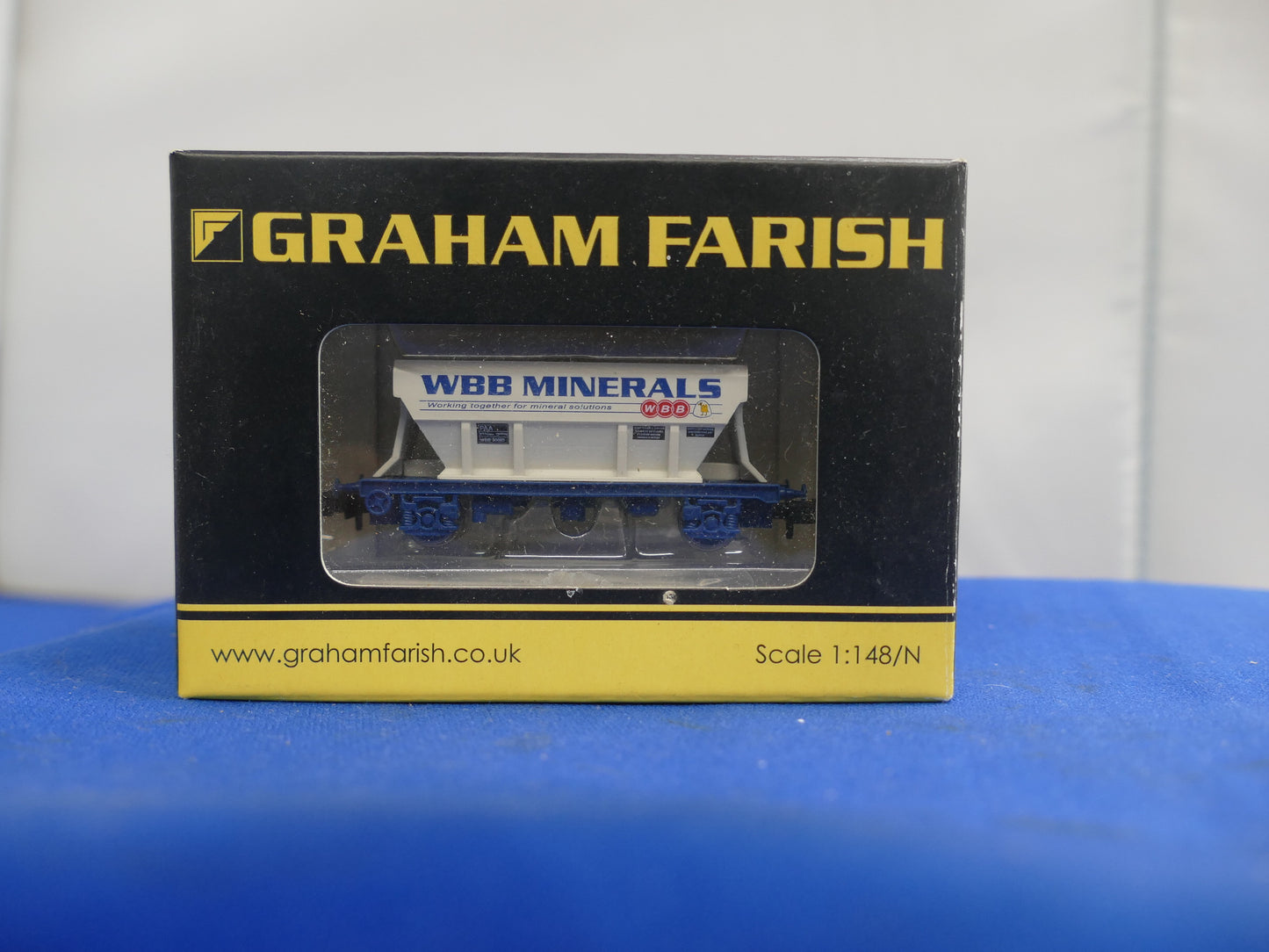 Graham Farish N Gauge 373-039 Hopper (used)