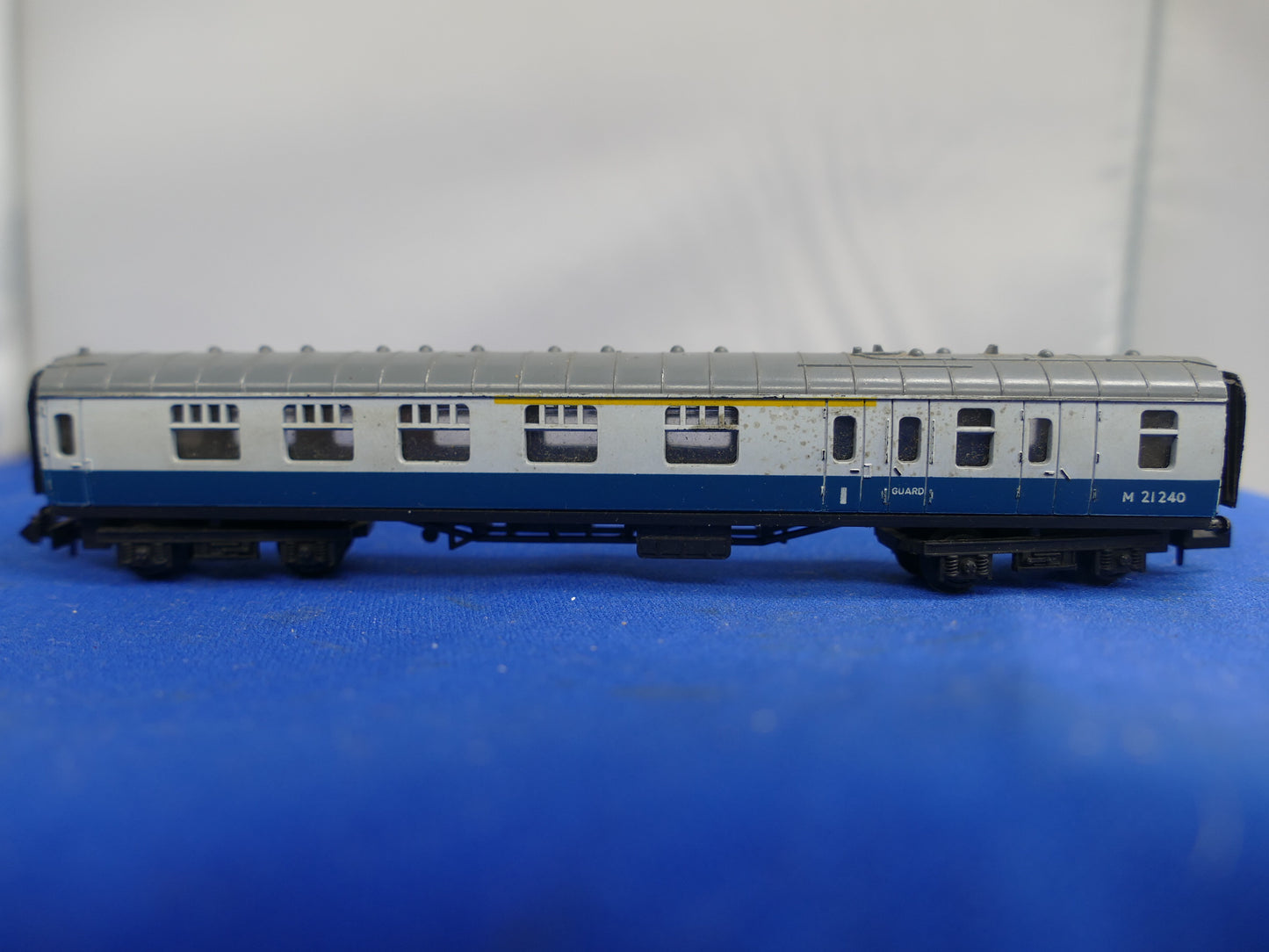Minitrix BR Coach N30* (used)