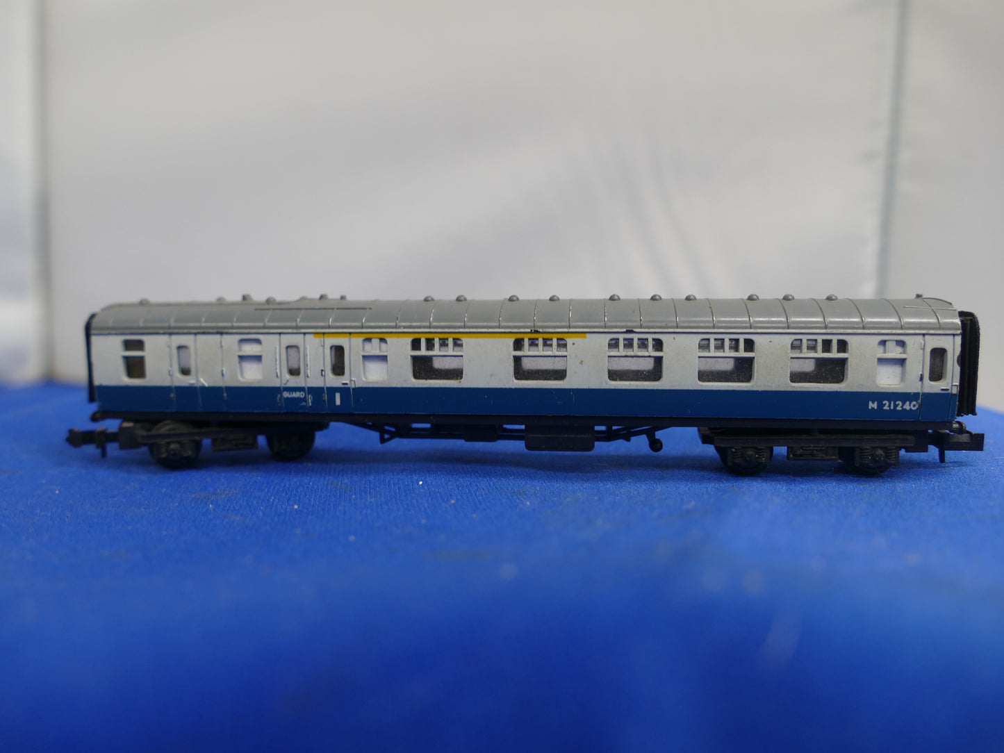 Minitrix BR Coach N30* (used)