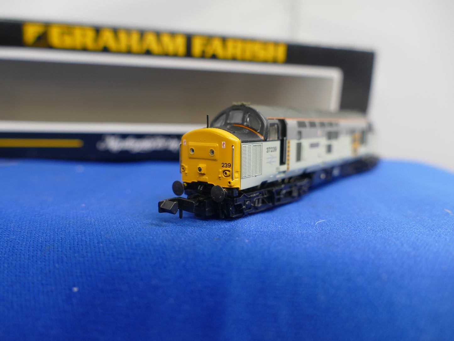 Graham Farish N Gauge 371-467 Class 37 Diesel (used)
