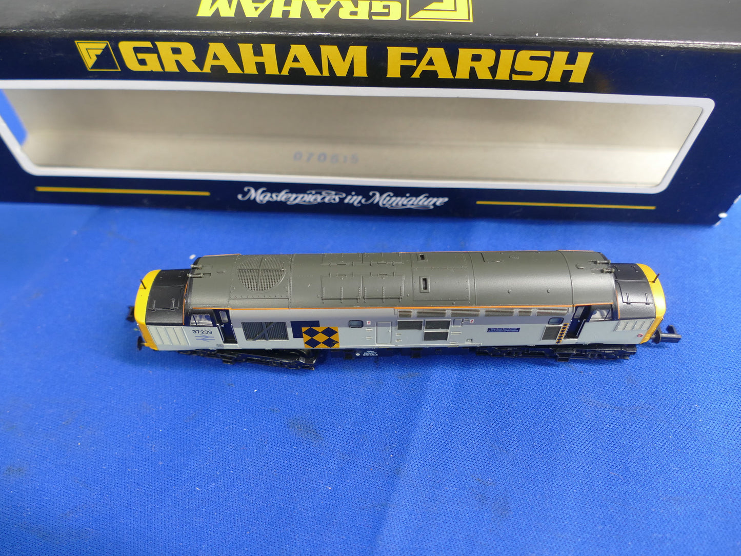 Graham Farish N Gauge 371-467 Class 37 Diesel (used)