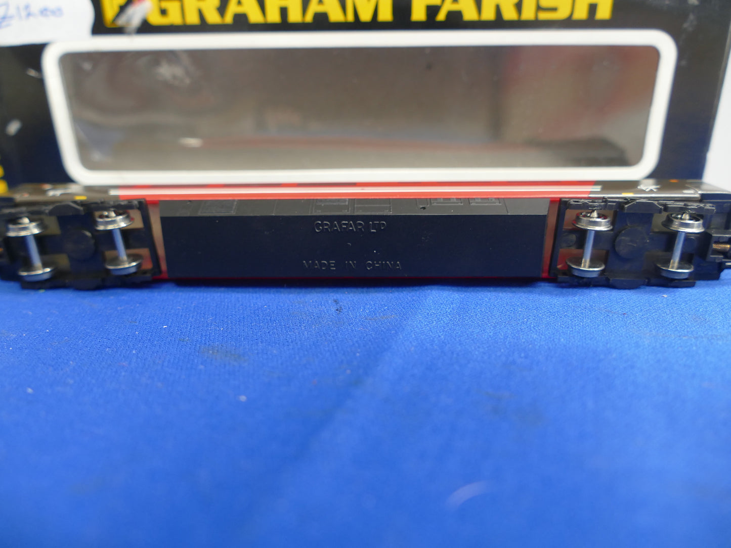 Graham Farish N Gauge 374-500 75ft MK3 Coach (used)