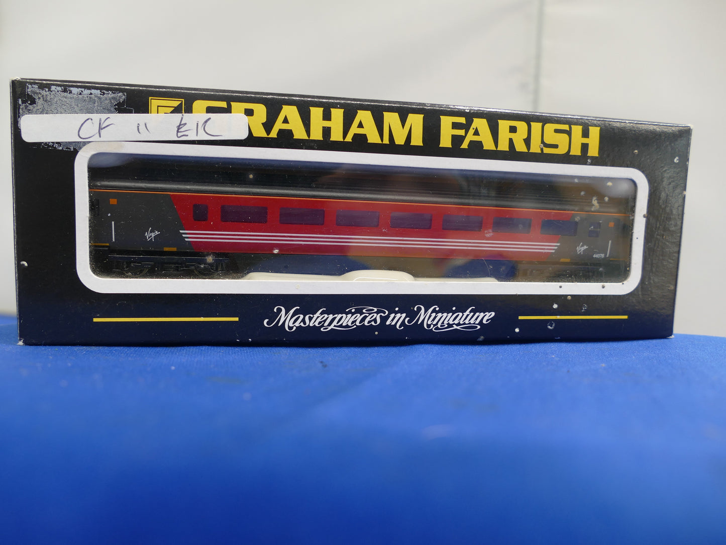 Graham Farish N Gauge 374-402 75ft MK3 Coach (used)