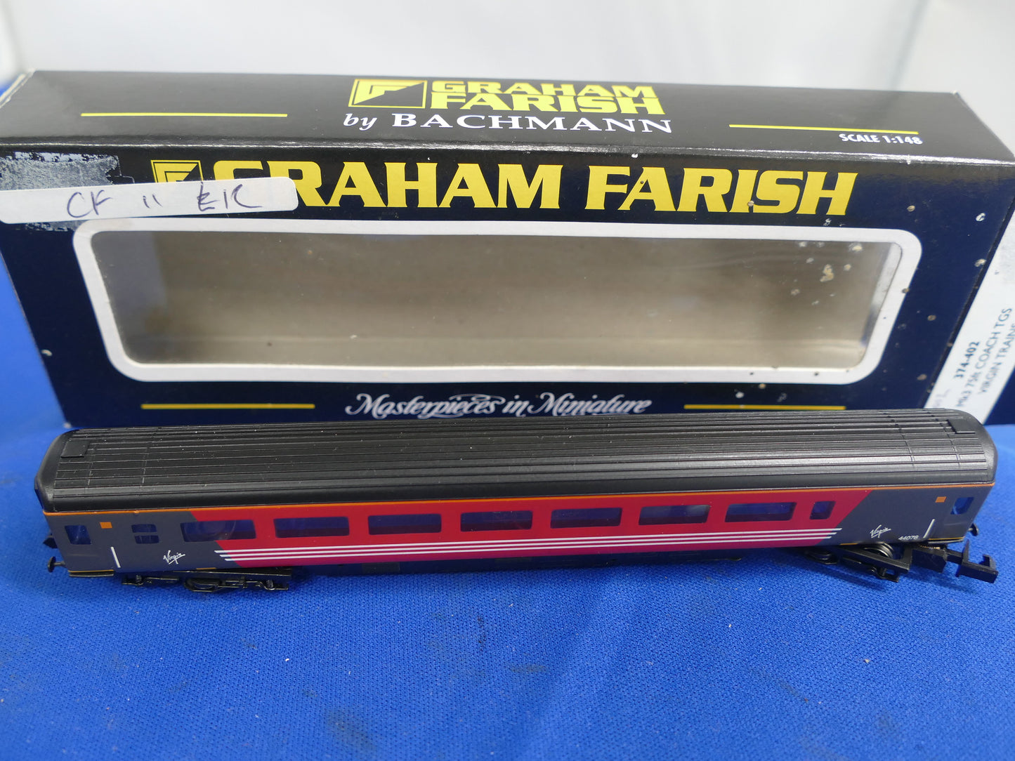 Graham Farish N Gauge 374-402 75ft MK3 Coach (used)