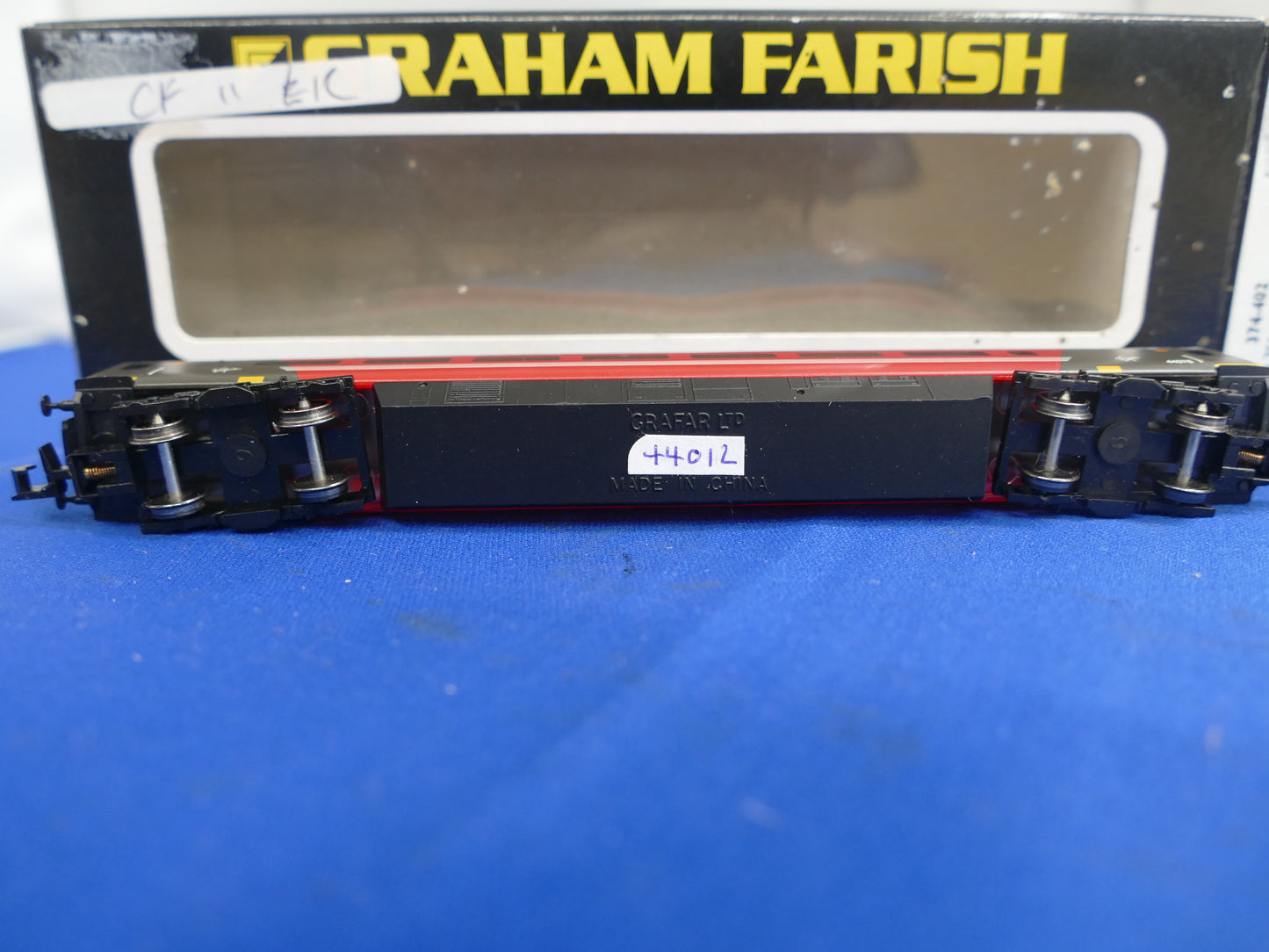 Graham Farish N Gauge 374-402 75ft MK3 Coach (used)