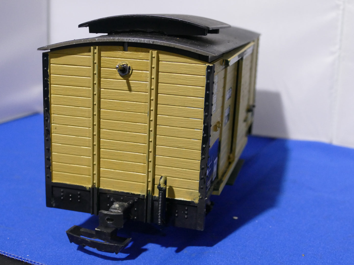 LGB 41352 Box Van with Sound decoder (used)