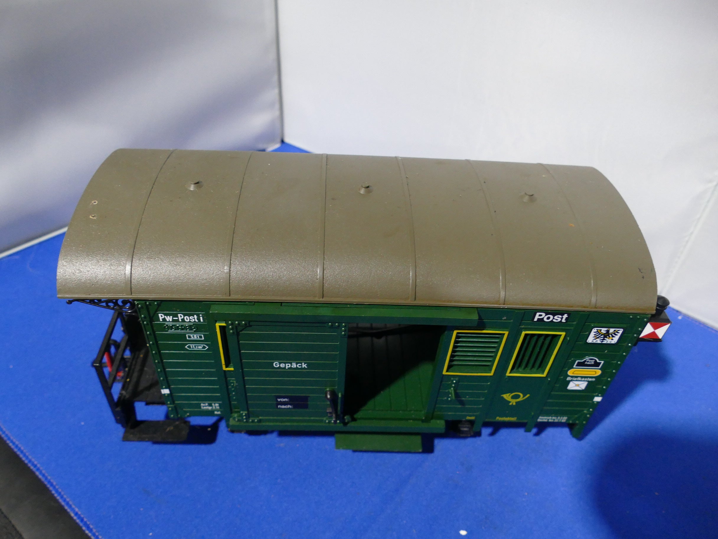 LGB 32190 Baggage / Mail Van (used) – Tony Green Steam Models