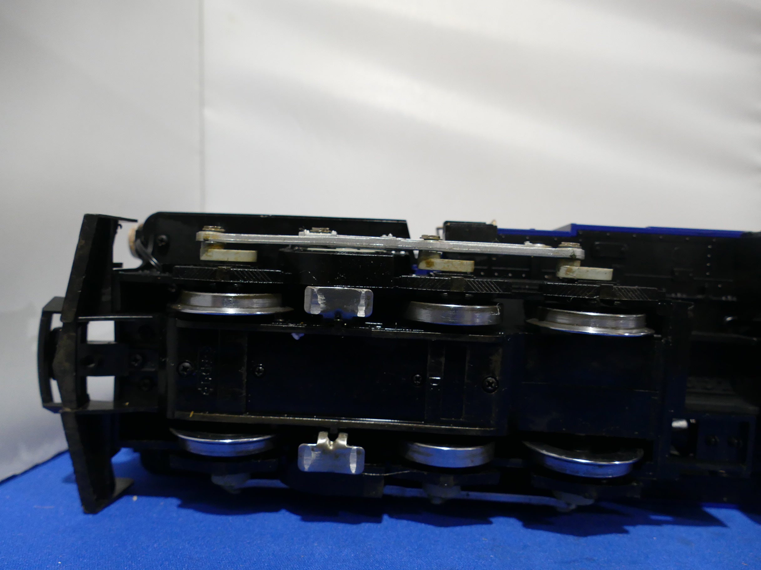 LGB G Scale - 25409 Blue Alpine Crocodile (used) – Tony Green