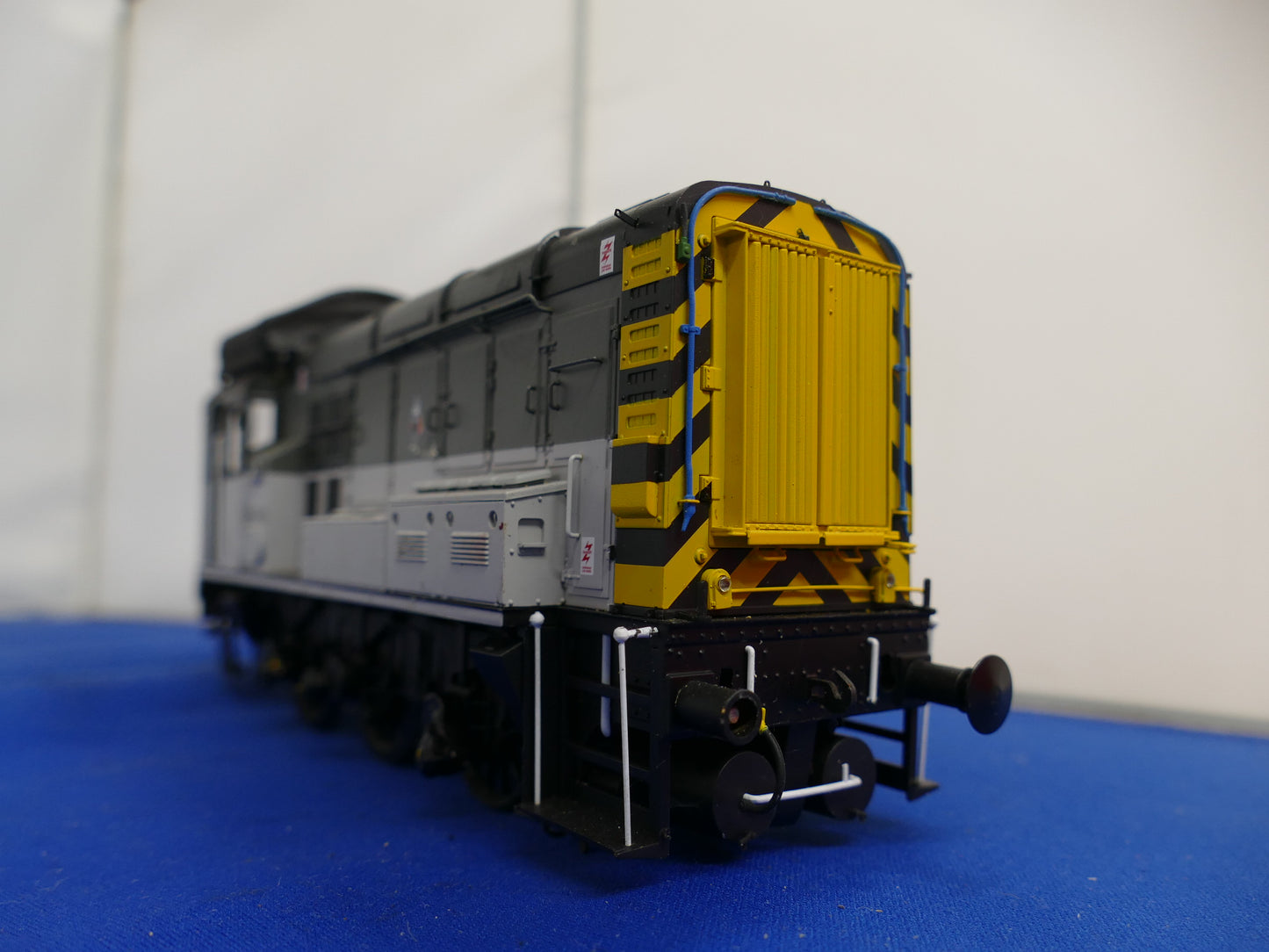 Dapol Gauge "O" Class 08  Shunter (used)