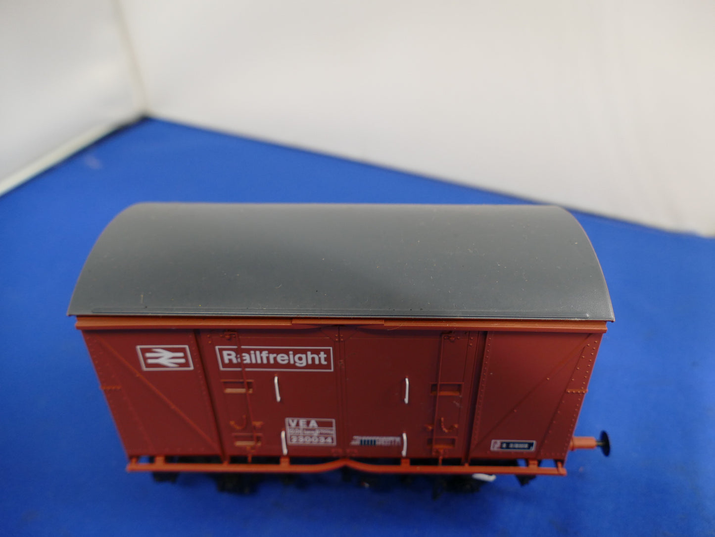 "O" Gauge Dapol BR RailFreight Box Van (used)