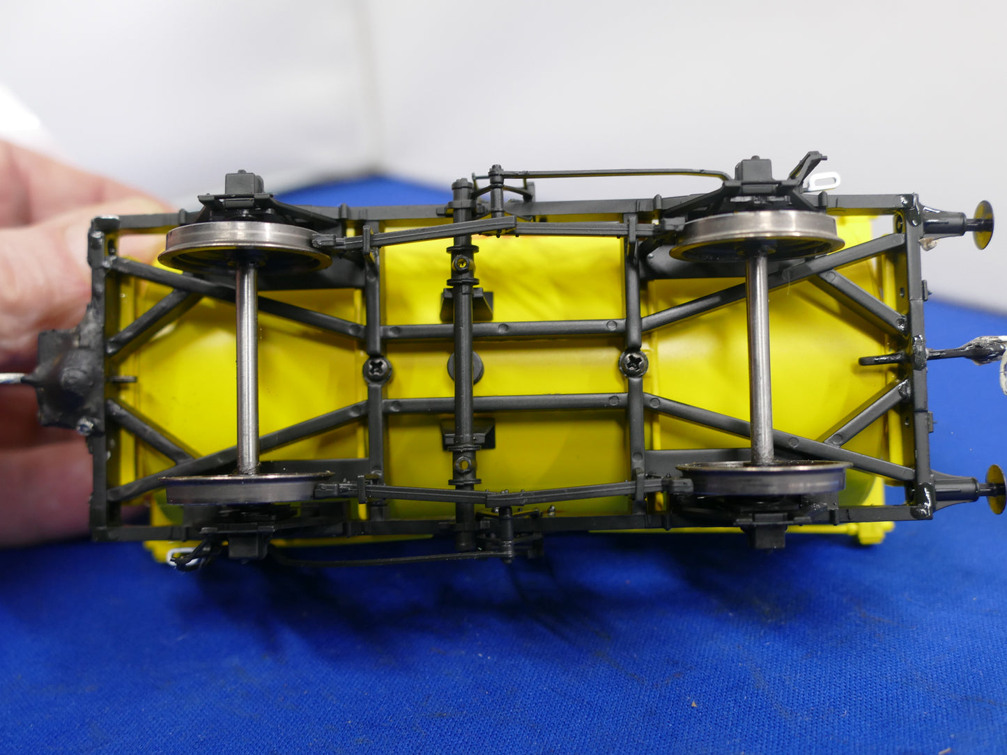 "O" Gauge Dapol Shell Oil Tanker (used)