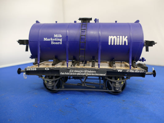 "O" Gauge Milk Tanker (used)