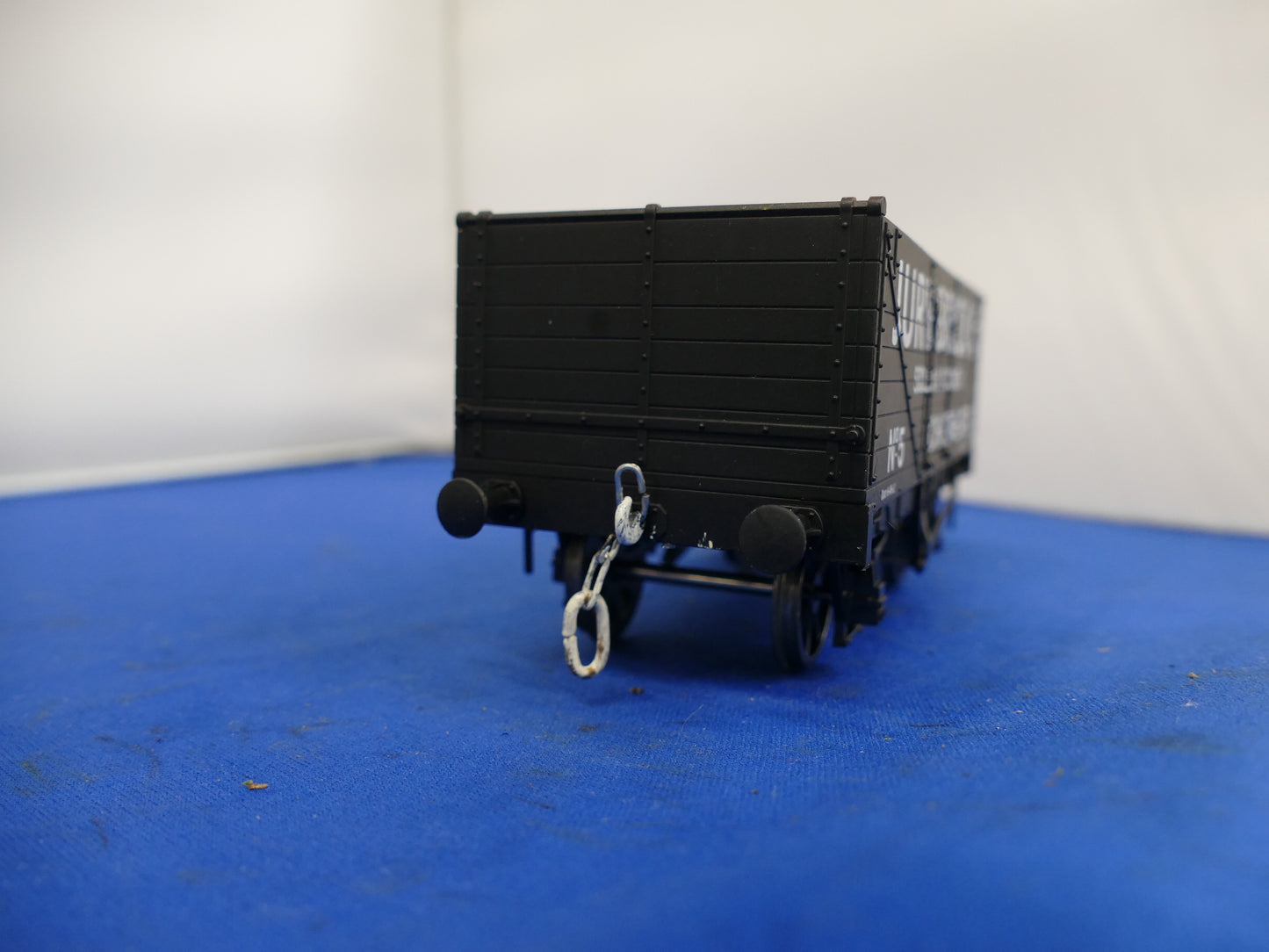 "O" Gauge Dapol 7 Plank "Jury Brick Co" (used)