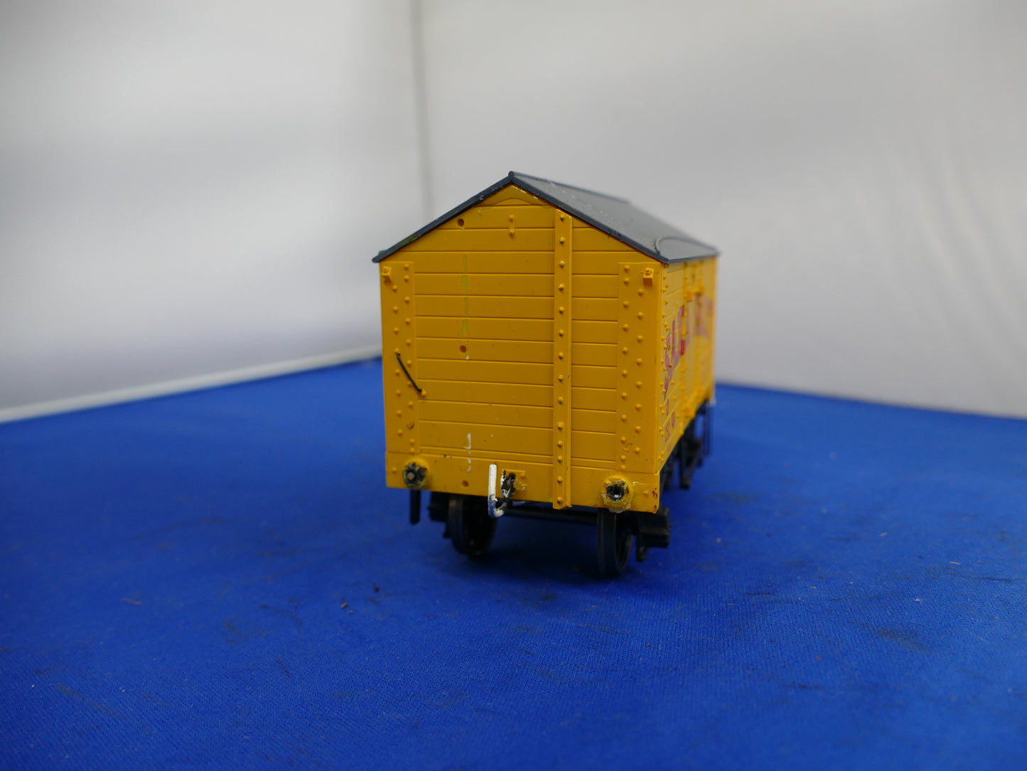"O" Gauge Dapol Salt Van "Saxa Salt" (used)